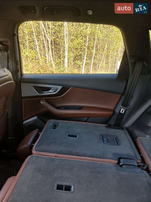 Позашляховик / Кросовер Audi Q7 2017 в Києві