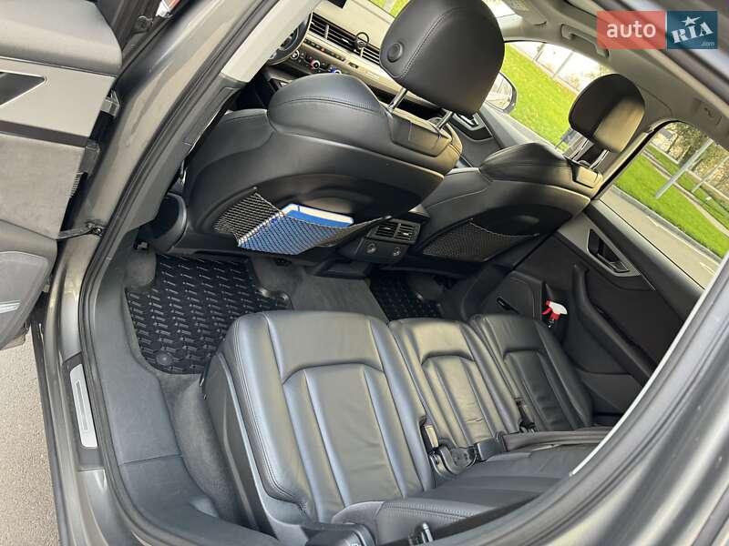 Позашляховик / Кросовер Audi Q7 2016 в Шполі