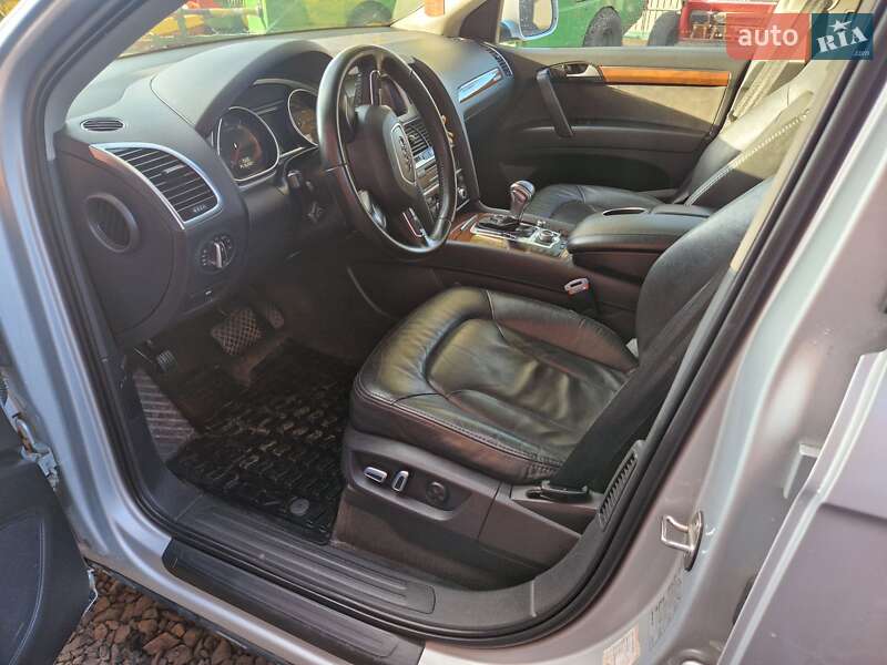 Позашляховик / Кросовер Audi Q7 2012 в Камені-Каширському