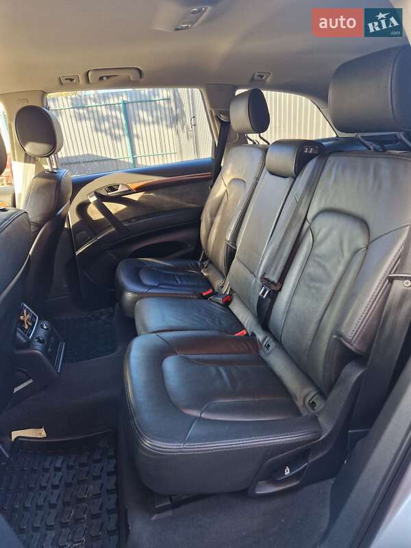 Позашляховик / Кросовер Audi Q7 2012 в Камені-Каширському