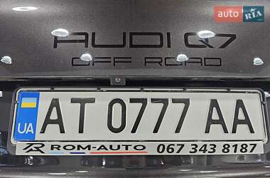 Внедорожник / Кроссовер Audi Q7 2012 в 