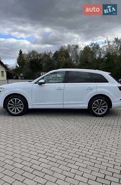 Внедорожник / Кроссовер Audi Q7 2018 в 