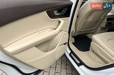 Внедорожник / Кроссовер Audi Q7 2018 в 