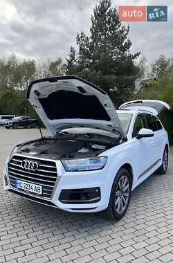 Внедорожник / Кроссовер Audi Q7 2018 в 