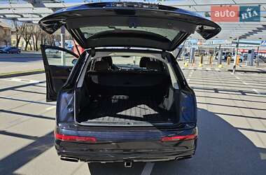 Внедорожник / Кроссовер Audi Q7 2018 в 