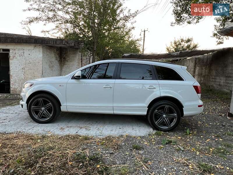 Внедорожник / Кроссовер Audi Q7 2013 в Днепре