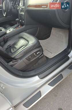 Внедорожник / Кроссовер Audi Q7 2015 в 