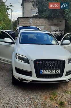 Позашляховик / Кросовер Audi Q7 2010 в 