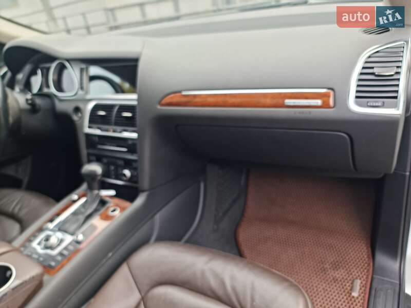 Позашляховик / Кросовер Audi Q7 2014 в Києві