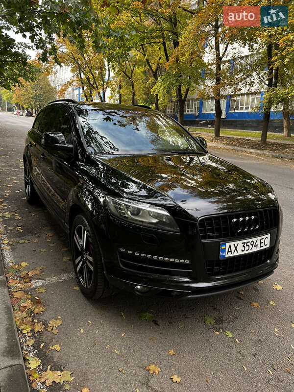 Позашляховик / Кросовер Audi Q7 2013 в Дніпрі