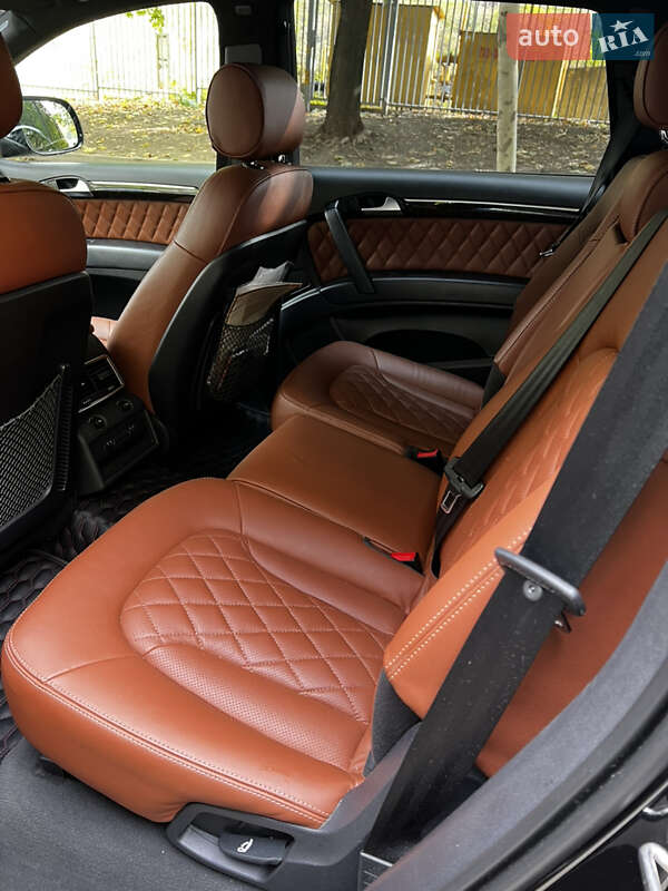 Позашляховик / Кросовер Audi Q7 2013 в Дніпрі