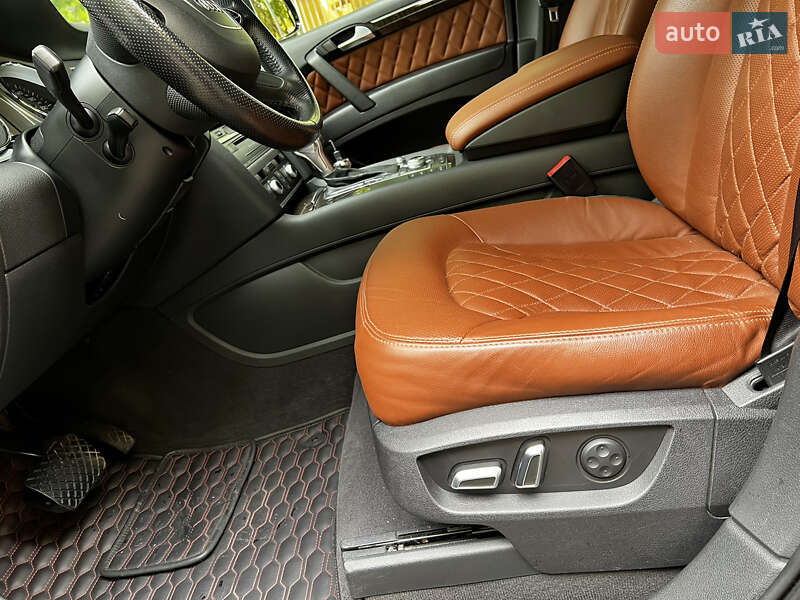 Позашляховик / Кросовер Audi Q7 2013 в Дніпрі
