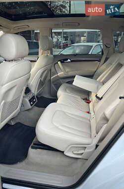 Позашляховик / Кросовер Audi Q7 2014 в 