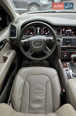 Позашляховик / Кросовер Audi Q7 2014 в 
