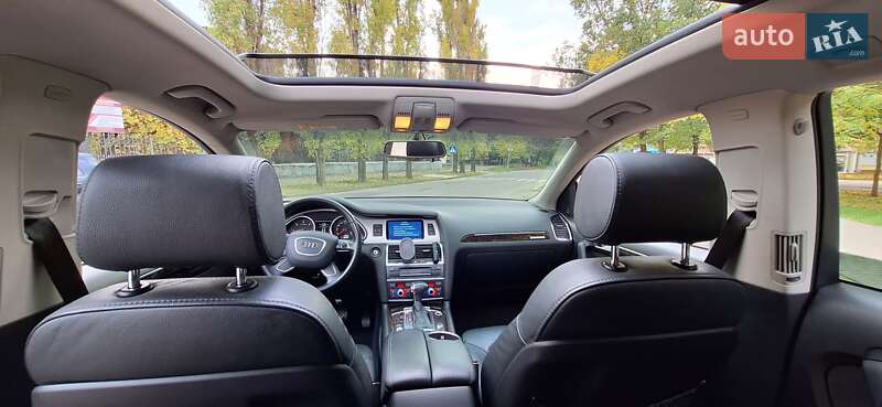 Позашляховик / Кросовер Audi Q7 2015 в Миколаєві