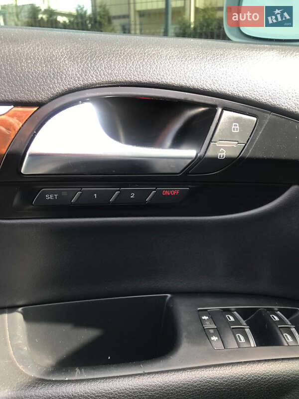 Позашляховик / Кросовер Audi Q7 2012 в Києві