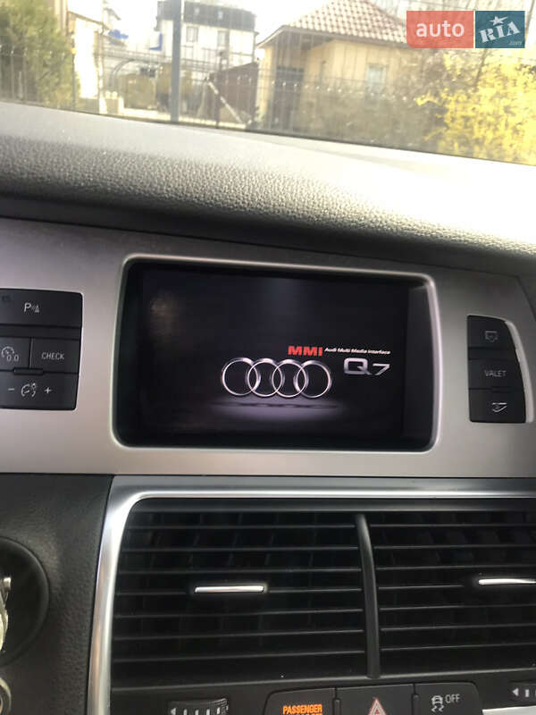 Позашляховик / Кросовер Audi Q7 2012 в Києві