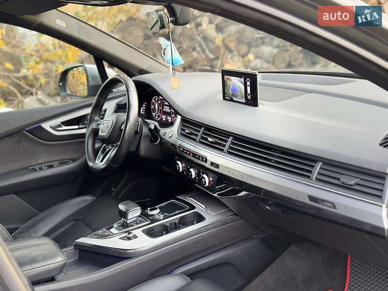 Позашляховик / Кросовер Audi Q7 2017 в Вінниці