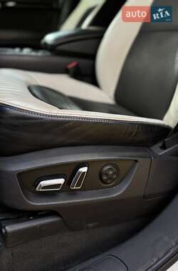 Внедорожник / Кроссовер Audi Q7 2011 в 