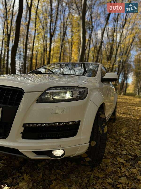 Позашляховик / Кросовер Audi Q7 2011 в Вінниці
