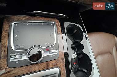 Внедорожник / Кроссовер Audi Q7 2016 в 