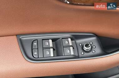 Внедорожник / Кроссовер Audi Q7 2016 в 