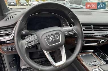 Внедорожник / Кроссовер Audi Q7 2016 в 