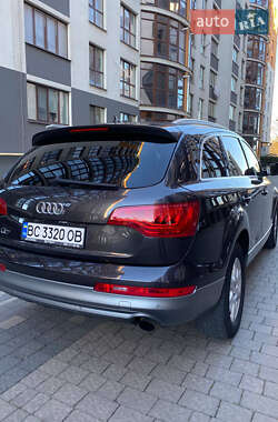 Внедорожник / Кроссовер Audi Q7 2011 в 