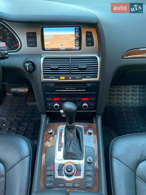 Позашляховик / Кросовер Audi Q7 2011 в Івано-Франківську