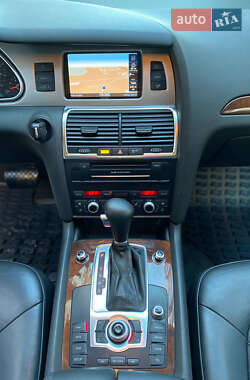 Внедорожник / Кроссовер Audi Q7 2011 в 