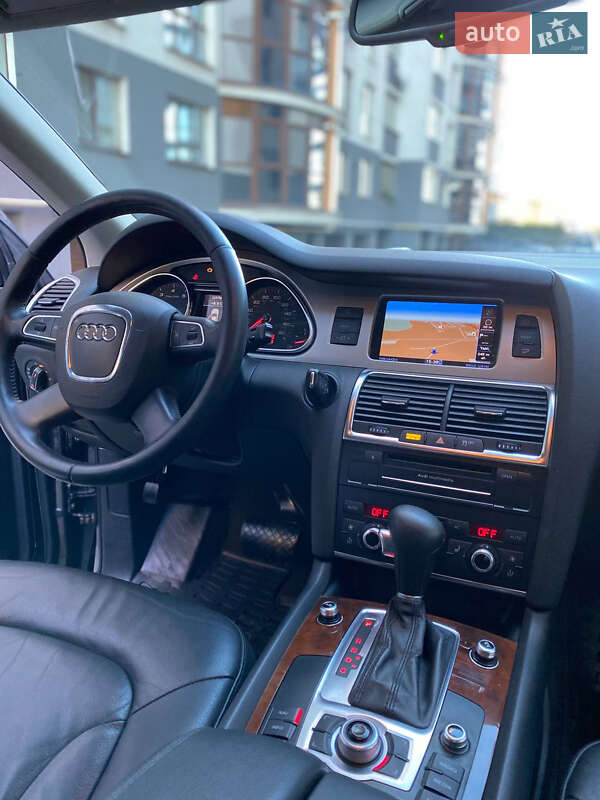 Позашляховик / Кросовер Audi Q7 2011 в Івано-Франківську