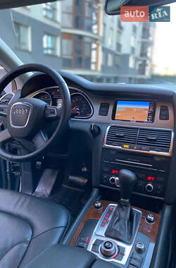Внедорожник / Кроссовер Audi Q7 2011 в 