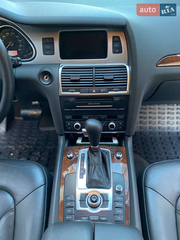 Позашляховик / Кросовер Audi Q7 2011 в Івано-Франківську