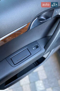 Внедорожник / Кроссовер Audi Q7 2011 в 