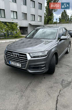 Позашляховик / Кросовер Audi Q7 2017 в Дніпрі