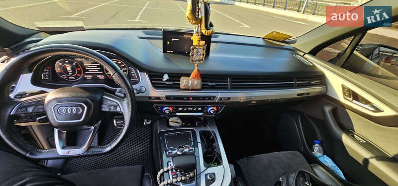 Позашляховик / Кросовер Audi Q7 2016 в Києві фото 25 Позашляховик / Кросовер Audi Q7 2016 в Києві