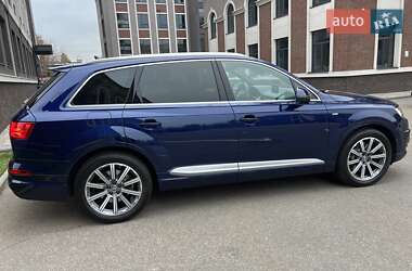 Внедорожник / Кроссовер Audi Q7 2019 в 