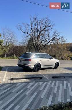 Внедорожник / Кроссовер Audi Q7 2019 в 