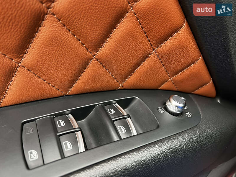Позашляховик / Кросовер Audi Q7 2013 в Дніпрі