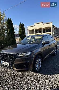 Позашляховик / Кросовер Audi Q7 2016 в 