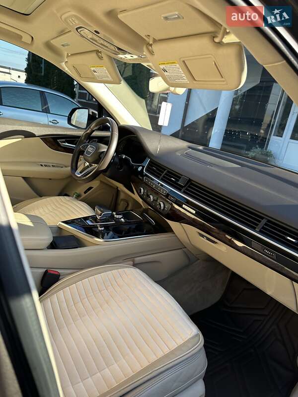 Внедорожник / Кроссовер Audi Q7 2016 в Солотвине