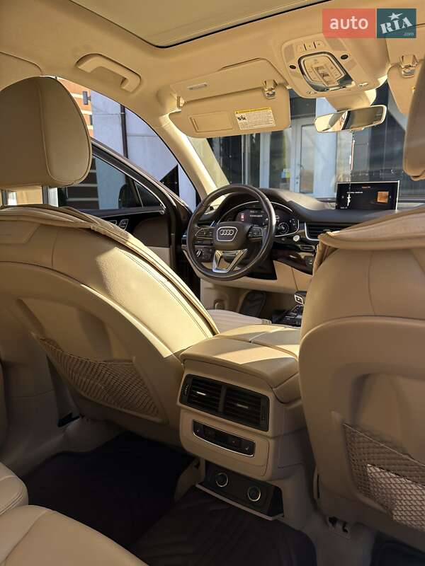 Внедорожник / Кроссовер Audi Q7 2016 в Солотвине