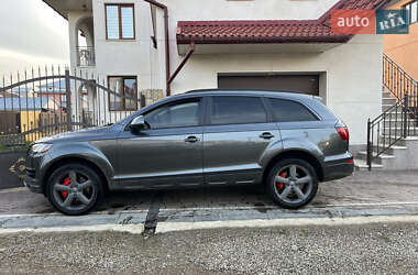 Позашляховик / Кросовер Audi Q7 2015 в 