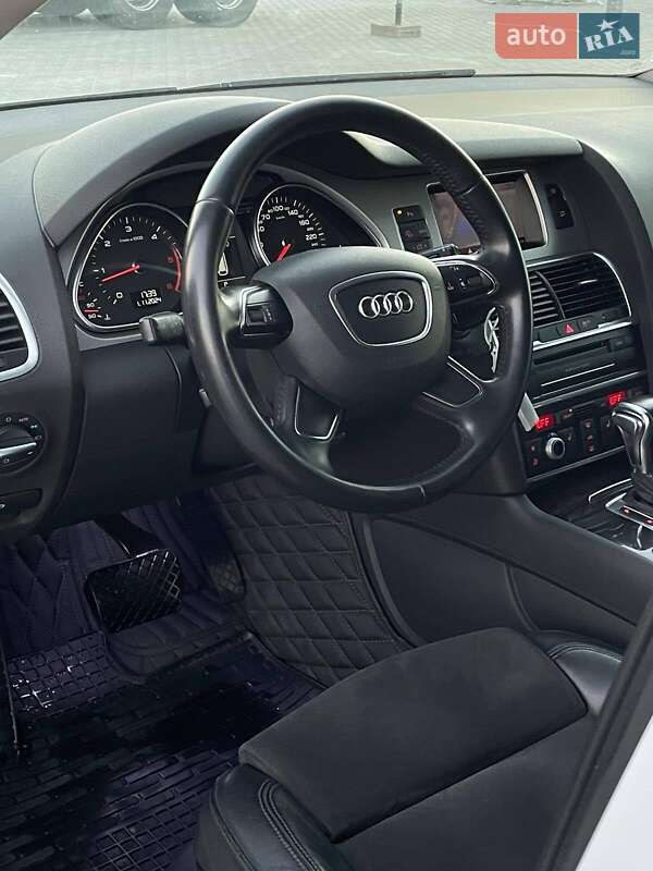 Позашляховик / Кросовер Audi Q7 2013 в Гайсину