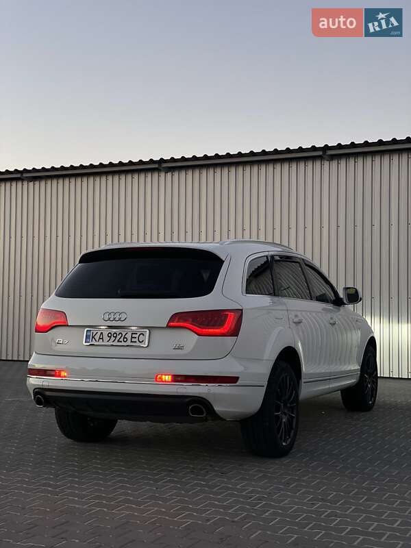 Позашляховик / Кросовер Audi Q7 2013 в Гайсину