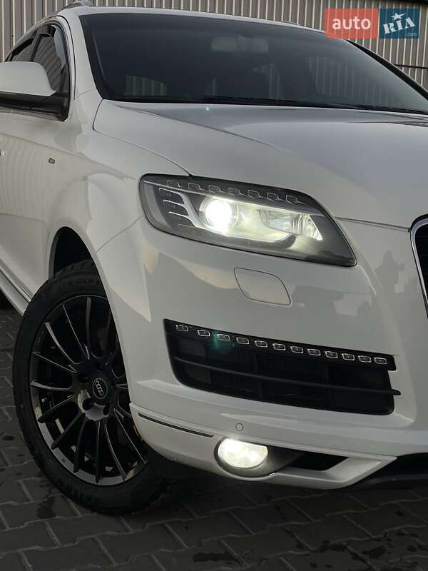 Позашляховик / Кросовер Audi Q7 2013 в Гайсину