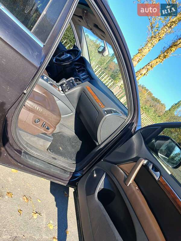 Внедорожник / Кроссовер Audi Q7 2011 в Звягеле