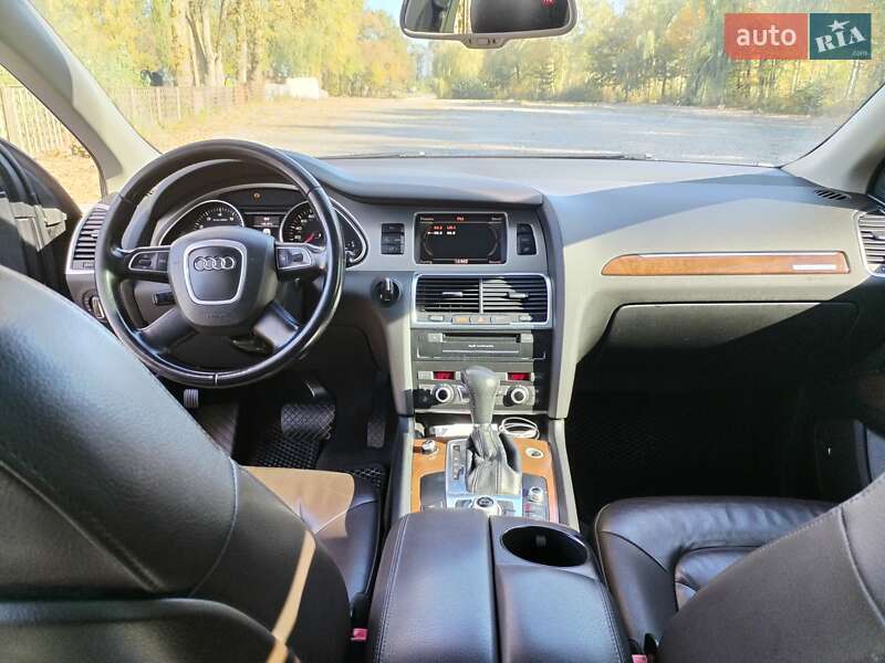 Внедорожник / Кроссовер Audi Q7 2011 в Звягеле