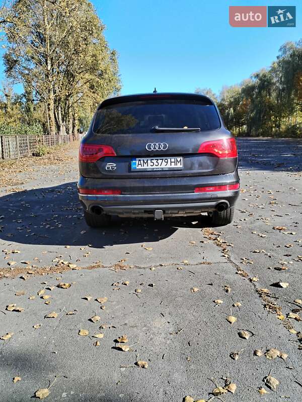 Внедорожник / Кроссовер Audi Q7 2011 в Звягеле