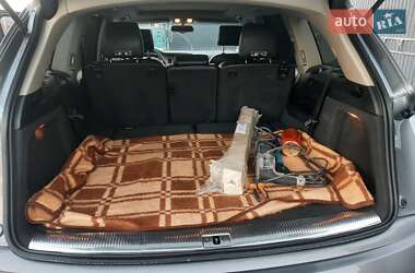 Позашляховик / Кросовер Audi Q7 2012 в 